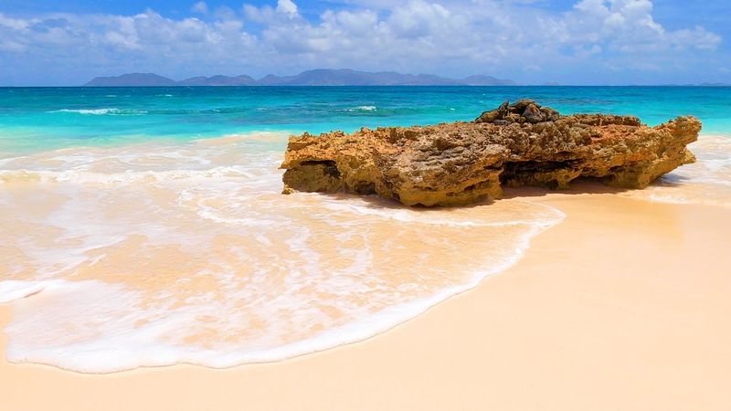 Sea Sounds: 3 Hours of Crashing Waves (White Noise) For Relaxation