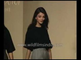 पियरे कार्डिन फैशन शो में ऐश्वर्या राय, नम्रता शिरोडकर और पूजा बत्रा