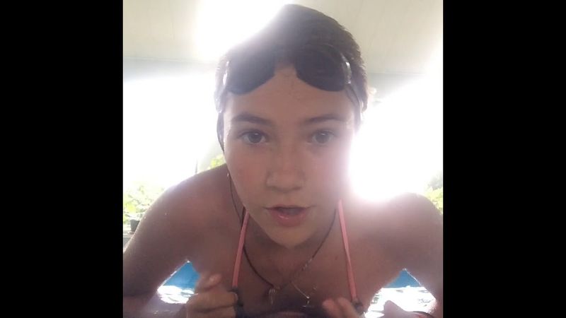 Бесимся в бассейне✌️😂✌️