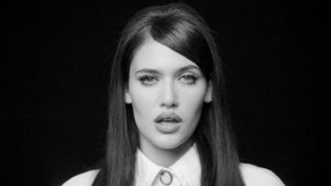 SIENNA SPIRO - Die On This Hill (Official Music Video)