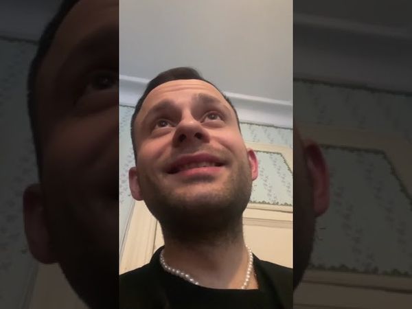 признаётся маме что гетеросексуал