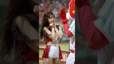 多慧原本想嚇威弟 但這溫柔凝視的眼神是要讓威弟墜入愛河吧🤣@lee_dahye #李多慧 #이다혜 #cheerleader #fancam #shorts