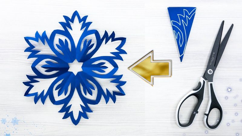 چگونه می توان یک گل برفی کاغذی زیبا را از کاغذ A4 درست کرد | آموزش صنایع دستی زمستانی DIY