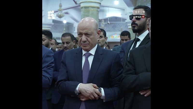 العليمي يؤدي صلاة عيد الأضحى في عدن