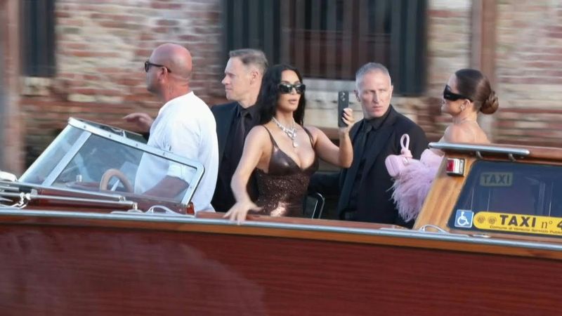 VIPs leave Venice hotel for Jeff Bezos and Lauren Sanchez's wedding | AFP