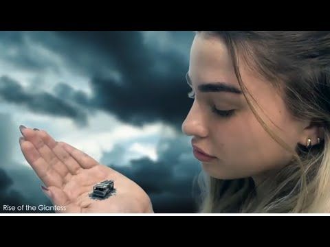 Mega Giantess! At the city