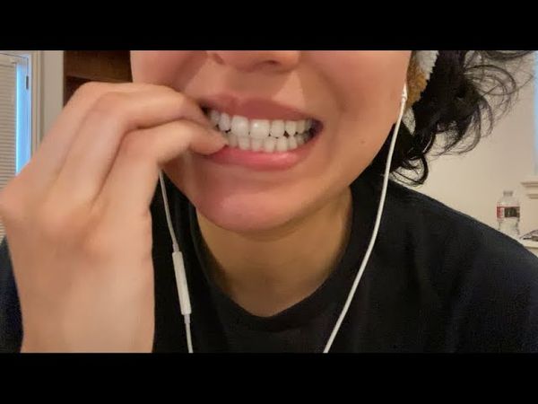 ASMR teeth scratching and tapping :D