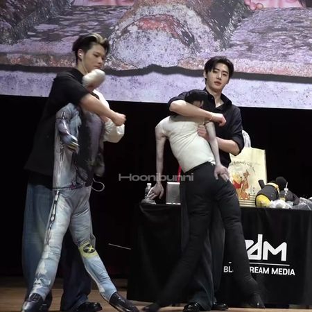 hoonki dolls😭😭🙏 enhypen the sin vanish fansign #sunghoon #ni_ki #enhy...