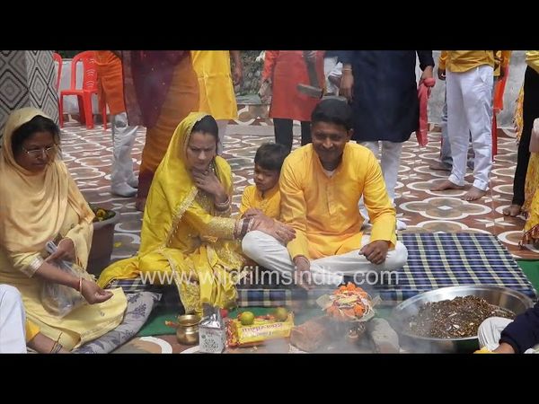 Inauguração de templo hindu em Mussoorie, Índia: muito ritual religioso, música, dança e comunidade
