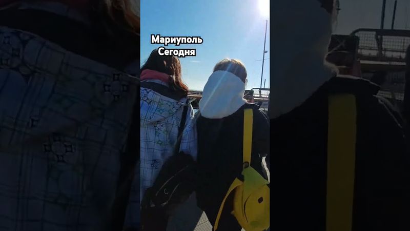 Мариуполь....  Макаревич дает концерт на пирсе...