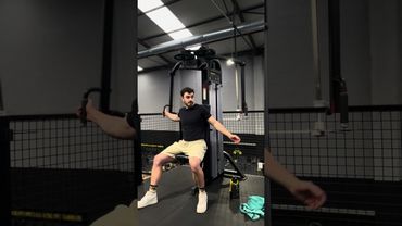 Peck deck en máquina hammer strength- Pectoral