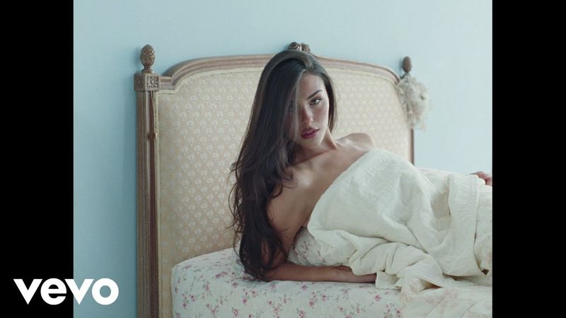 Madison Beer - complexity (Official Visualizer)