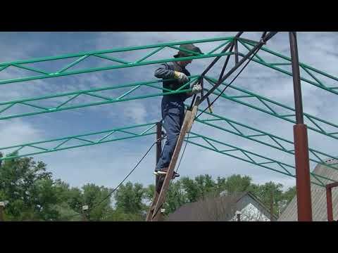 Навес для мастерской и автомобиля под металлопрофиль, своими руками и без подсобников.