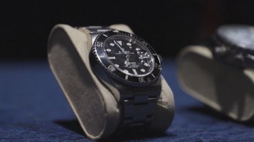 Власти Чили вернули Киану Ривзу шесть украденных у него часов