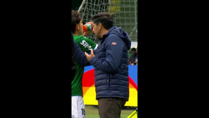 Falta dura de Richardson, do Ceará, sobre Lucas Evangelista, do Palmeiras