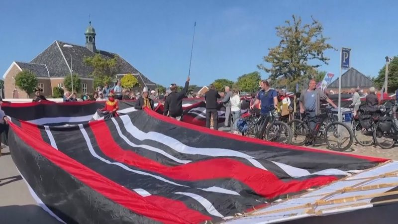 100-метрового воздушного змея привезли на фестиваль в Дании