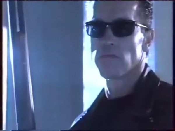 Заставка перед блоком «Кино в 21:00» (СТС, осень 2004)