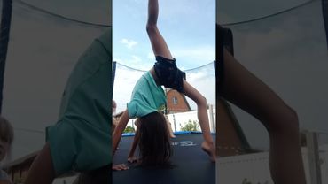 мостик в шпагате