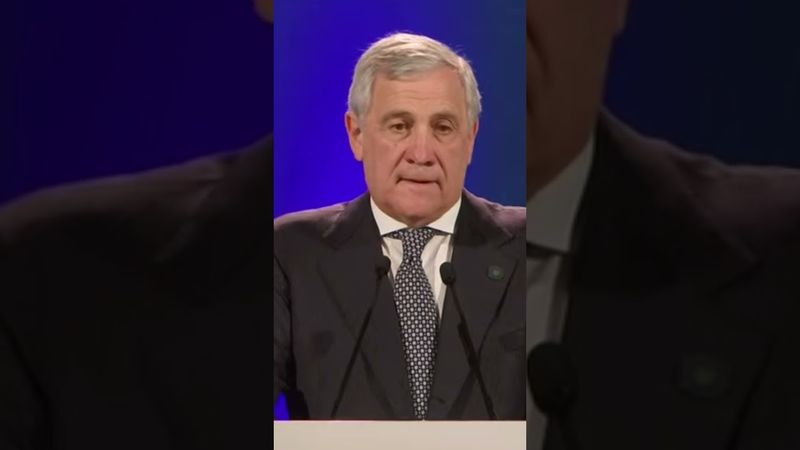 Глава МИД Италии назвал себя самым невезучим министром в истории страны