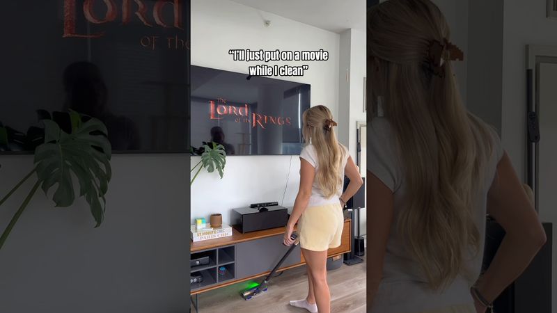 Cosa succede OGNI volta che metti su LOTR... ⚔️