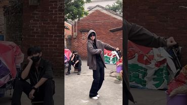 Just Dance🕺🕺 #krstudio