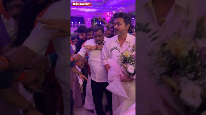 T Siva வீட்டு விசேஷத்துக்கு வேஷ்டி சட்டையில் வந்த Thalapathy Vijay🔥💥