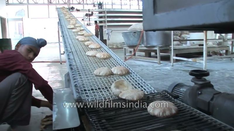 भारत के स्वर्ण मंदिर (Golden Temple) में चपाती बनाने की अद्भुत मशीन