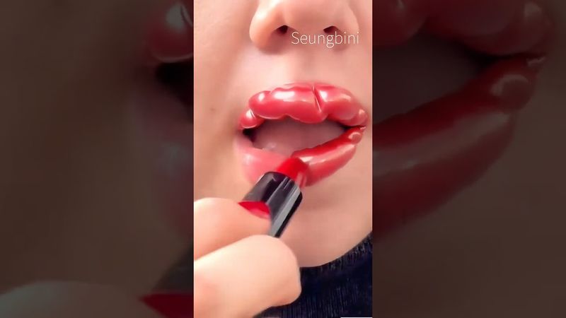 3D Stereoscopic Lip Plumper