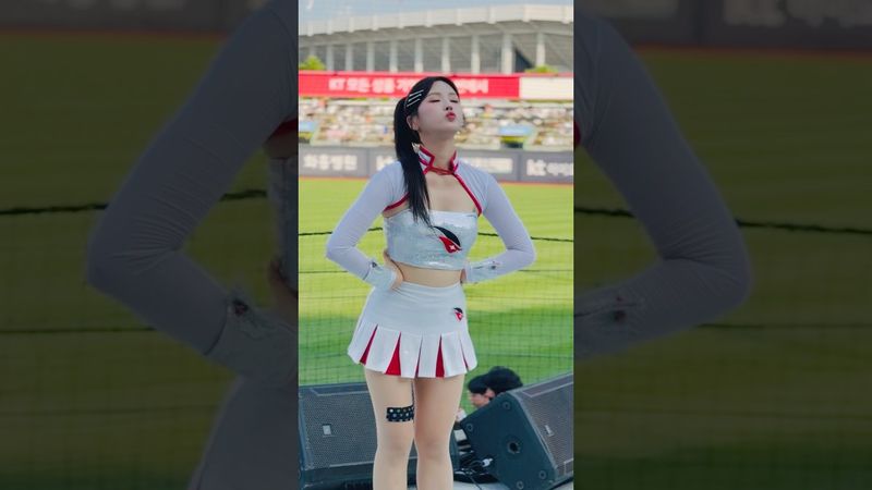 뽀뽀 입술로 시작하는 이호연 응원가  #김정원 #김정원치어리더#ktwiz #kt위즈 #kt위즈치어리더