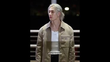 His shy smile and that little ponytail🥹 #bangchan #bangchanstraykids #bangchanskz #straykids #skz