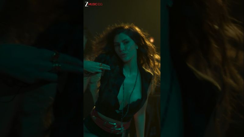 Get ready to feel the fever of Ishq, cause these beats won’t let you sit still. #IshqBukhaar #shorts