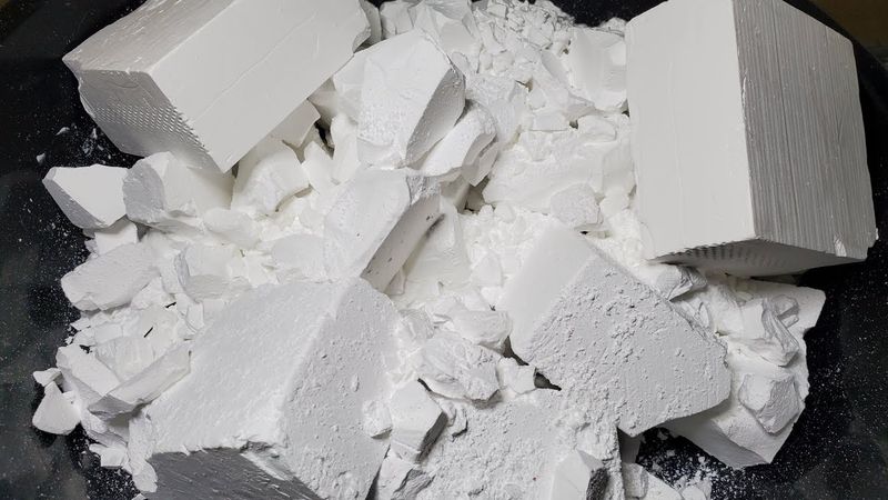 GYM CHALK ASMR pieces of broken pieces