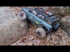 YK4083 & Cherokee truggy snowed mountain trailing