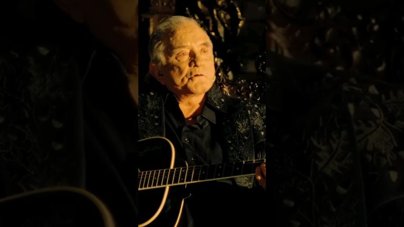 Лучший Кавер В Истории? #shorts #music #johnnycash #hurt #nineinchnails