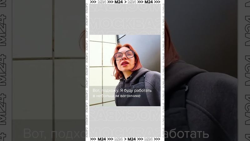 Мясо лежит на полу в непонятных пакетах и грязных коробках