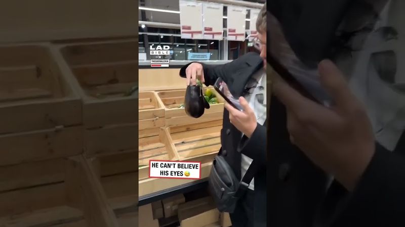 Kurasa terong ini senang melihat mereka 👀🤣⁠ ⁠ (🎥: TT/ thequeenalexiia)