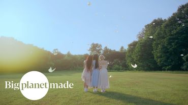 VIVIZ (비비지) - 'La La Love Me' MV