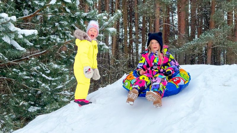 НИКА ХОЧЕТ КАТАТЬСЯ НА ПЛЮШКЕ. СОФИИ ХОЛОДНО. СОФУНЬЯ ШАЛУНЬЯ