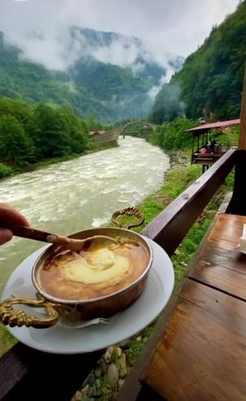 Beraber muhlama yemek istediğin arkaşlarını yoruma eklemeyi unutma 🌸☘...