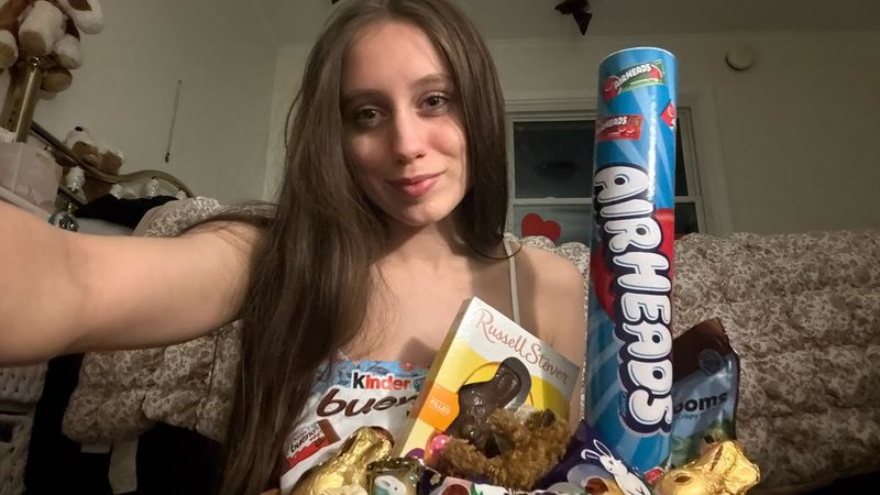 Showing and eating my Easter candy! ASMR ( HAPPY EASTER!!)