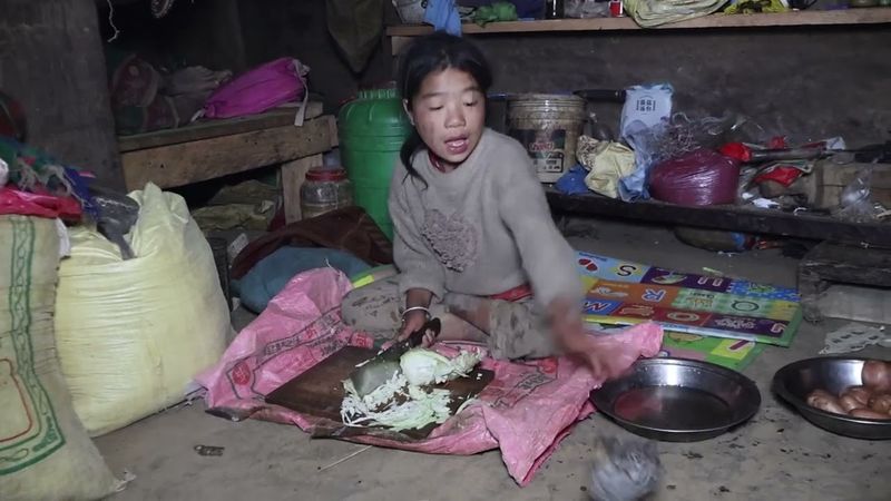 Nepali village|| Cooking potatoes and cabbage in the village