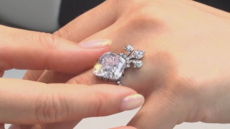 Розовый бриллиант дочери Марии Антуанетты уйдёт с молотка