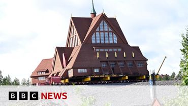 Church completes two-day journey across Swedish city | BBC News