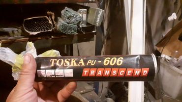 Хороший клей-герметик для гаража.