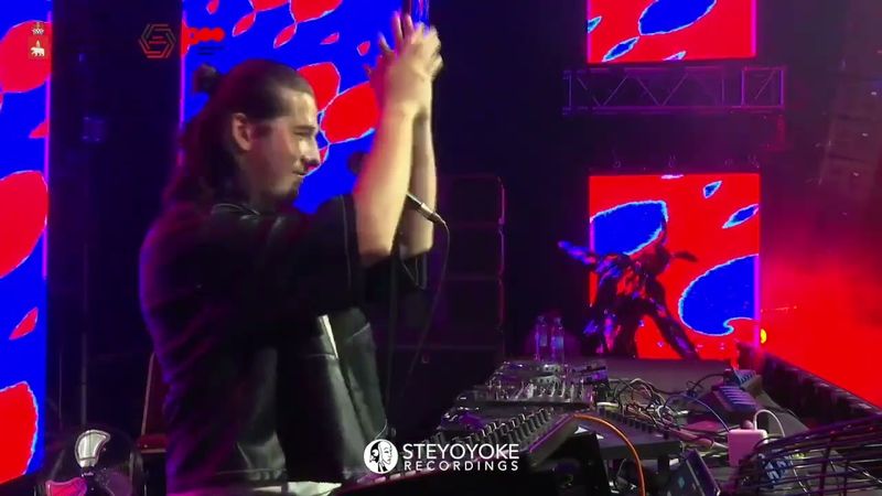 Turker – Robots In Love (Live Session) | Steyoyoke