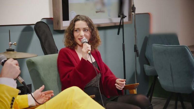 С чем сталкивается красивая девушка в профессии гида?