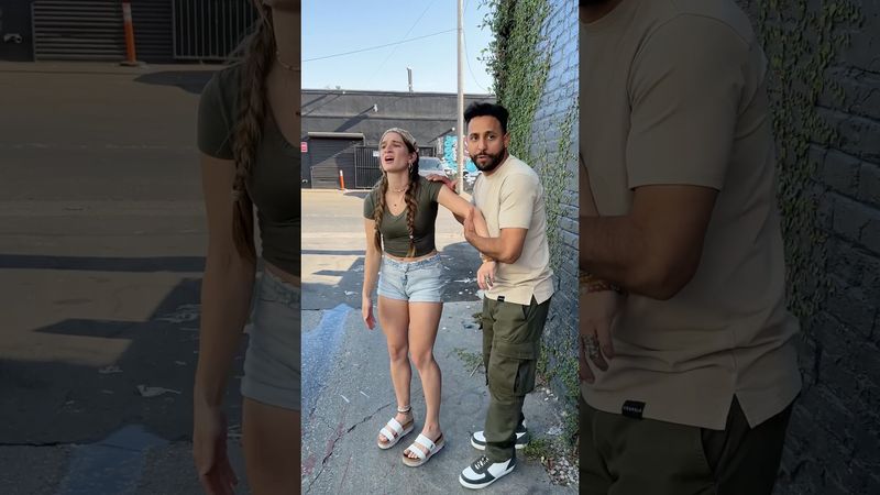 Only I get to bully my sister 😤