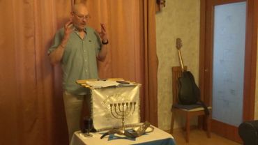 Бог царствует