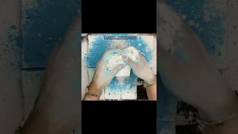 Squeaky Reforms #satisfying #oddlysatisfying #crunchy #slime #relax #chalkasmr #gymchalkasmr