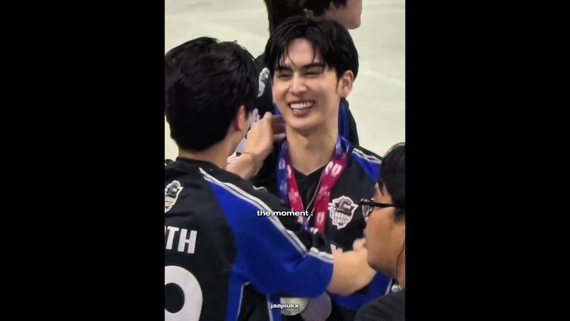 Pond reaction at the back 🤭 Ta's big bro always looking at him 🫣 #perthsanta #gmmtvstarlympics2025